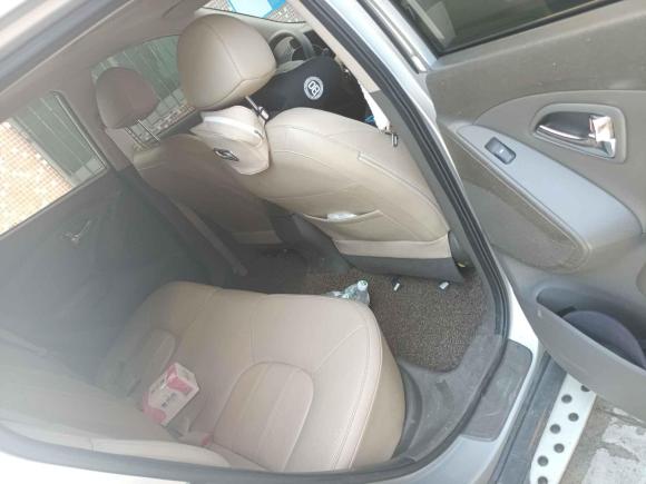 [深圳·粤M] 二手现代北京现代ix352012款 2.0L 自动两驱精英版GLS