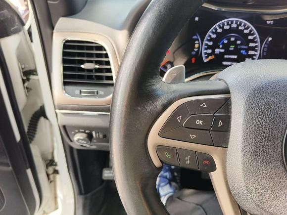 [嘉兴·沪B] 二手Jeep大切诺基2015款 3.0TD 柴油 舒享导航版