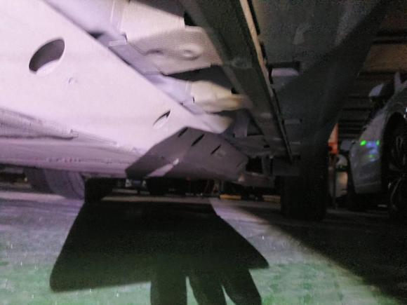 [深圳·粤B] 二手荣威荣威RX5新能源2017款 ERX5 EV400 电动互联网至尊版