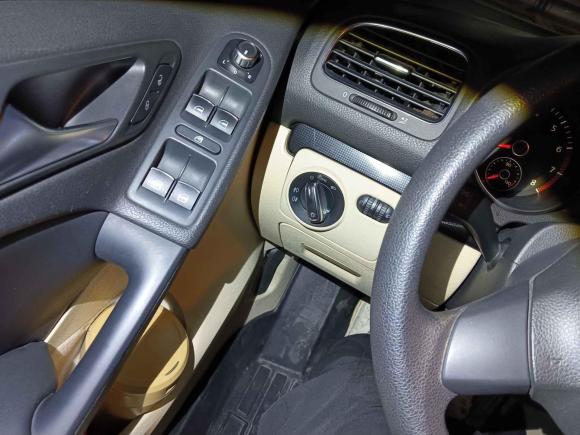 [上海·粤S] 二手大众高尔夫2011款 1.4TSI 手动舒适型