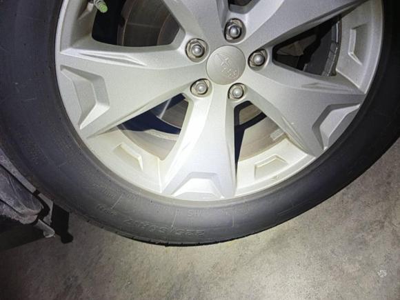 [上海·鲁C] 二手斯巴鲁森林人2013款 2.0i 自动豪华版