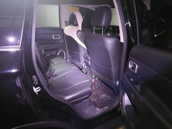 [深圳·粤B] 二手三菱欧蓝德2016款 2.4L 四驱豪华版 7座