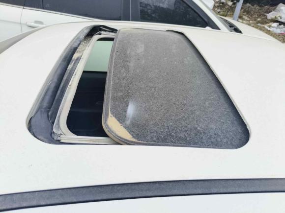 [西安·陕D] 二手比亚迪秦新能源2014款 1.5T 酷黑骑士旗舰型