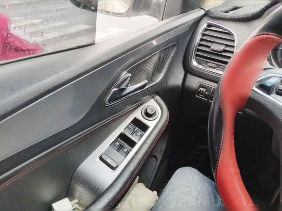 [南通·陕J] 二手宝骏宝骏5602016款 1.8L iAMT豪华型