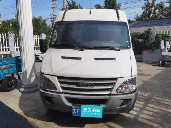 [南通·苏F] 二手依维柯宝迪2012款 2.5T-A32 基本型