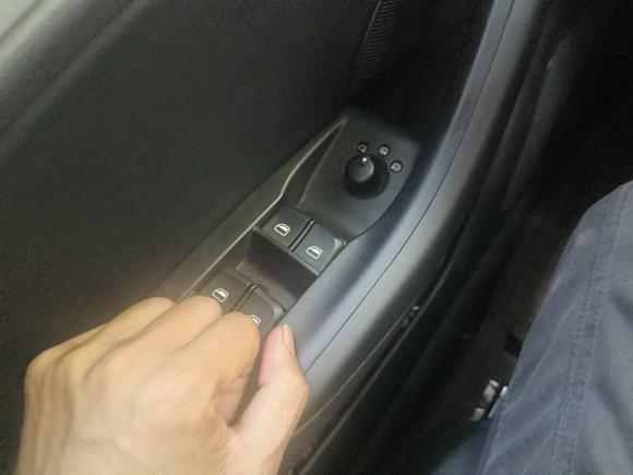 [深圳·粤T] 二手奥迪奥迪Q32018款 30周年年型 35 TFSI 时尚型