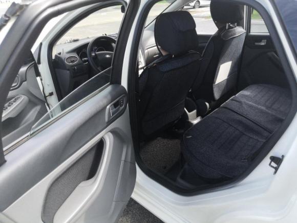 [武汉·鄂A] 二手福特福克斯2011款 两厢 1.8L 手动舒适型