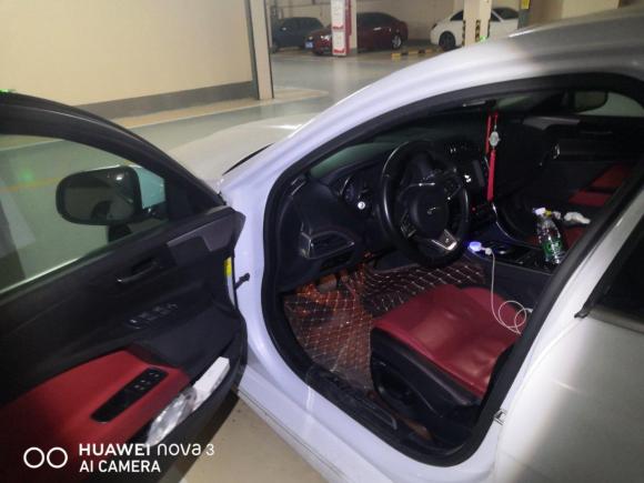 [南京·苏F] 二手捷豹捷豹XE2015款 2.0T 200PS R-Sport