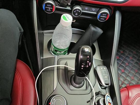 [武汉·鄂A] 二手阿尔法·罗密欧Giulia朱丽叶2017款 2.0T 200HP 豪华版