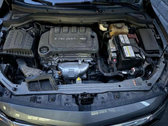 [武汉·鄂K] 二手雪佛兰科鲁泽2022款 320 自动悦享天窗版