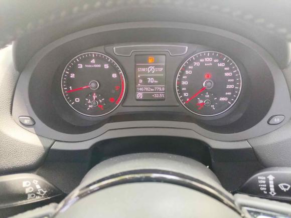 [武汉·鄂W] 二手奥迪奥迪Q32017款 30 TFSI 时尚型