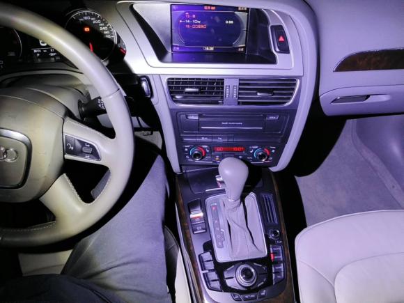 [深圳·粤B] 二手奥迪奥迪A4L2011款 2.0 TFSI 技术型