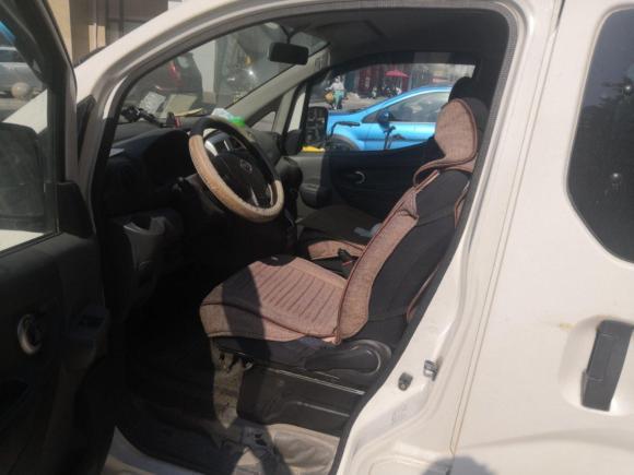 [济南·鲁A] 二手日产日产NV2002011款 1.6L 232座 尊雅型