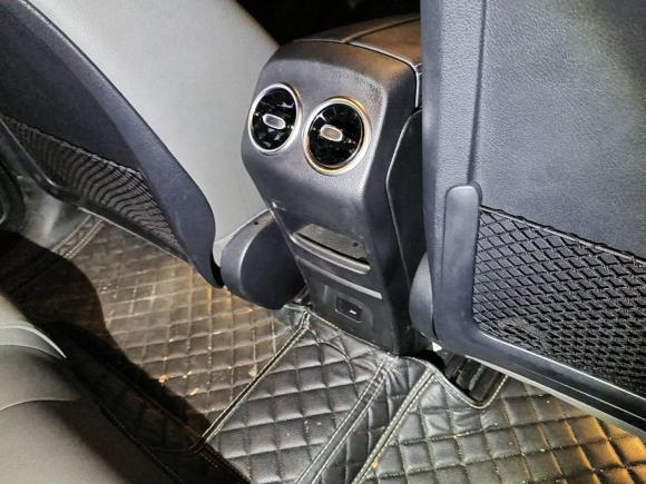 [南京·苏A] 二手奔驰奔驰EQA2022款 EQA 300 4MATIC 首发特别版