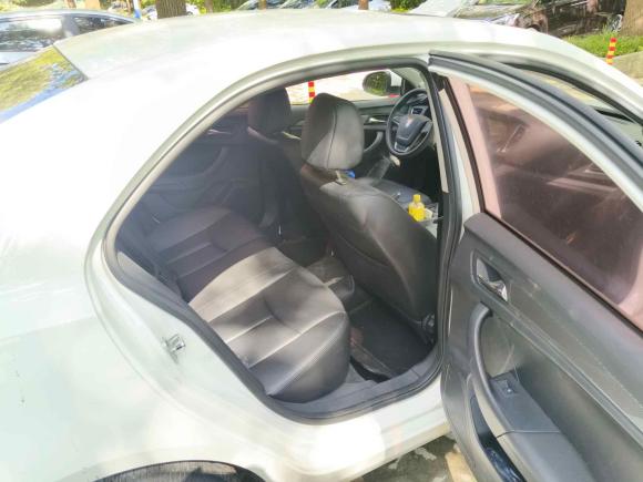 [上海·沪B] 二手荣威荣威3602015款 1.5L 自动豪华版