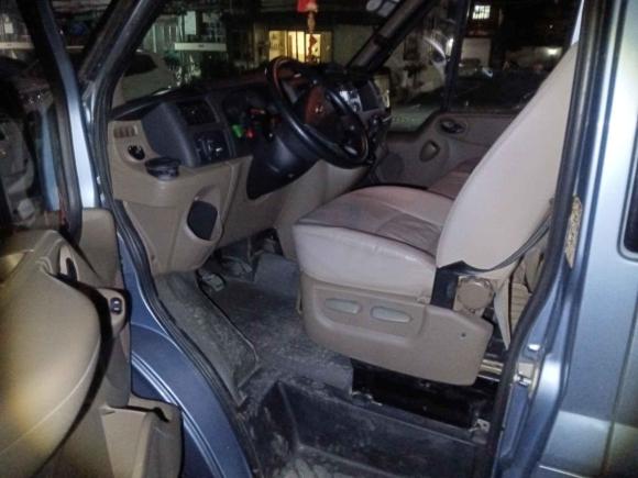 [成都·川A] 二手福特新世代全顺2009款 2.4T柴油豪华型长轴中顶国III