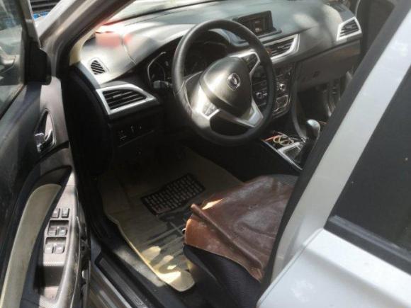 [佛山·粤X] 二手长安悦翔V72015款 1.6L 手动乐活型 国IV