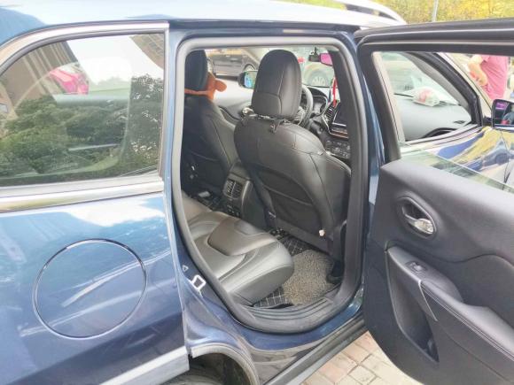 [上海·沪L] 二手Jeep自由光2019款 2.0T 四驱探享版+自动驾驶智慧包 国VI