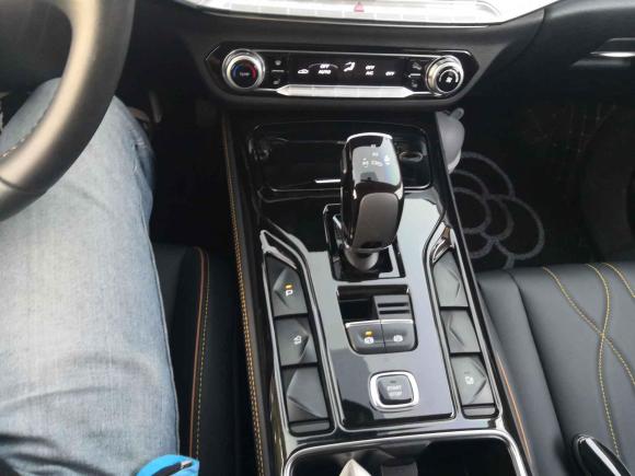 [上海·苏N] 二手奔腾奔腾T772023款 1.5T 自动豪华型