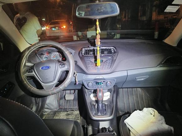 [上海·沪D] 二手福特福睿斯2015款 1.5L 自动时尚型