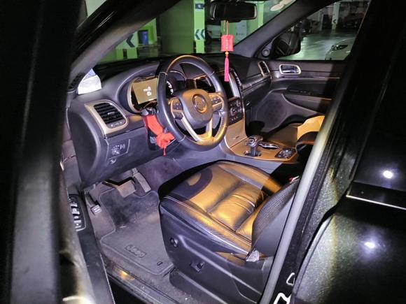 [成都·川A] 二手Jeep大切诺基2015款 3.0L 舒享导航版