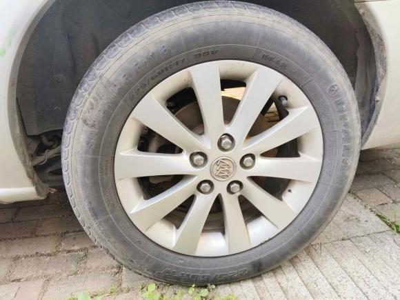 [南昌·赣A] 二手别克别克GL82014款 2.4L 经典版