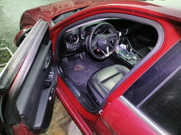 [深圳·粤B] 二手阿尔法·罗密欧Giulia朱丽叶2017款 2.0T 280HP 豪华版