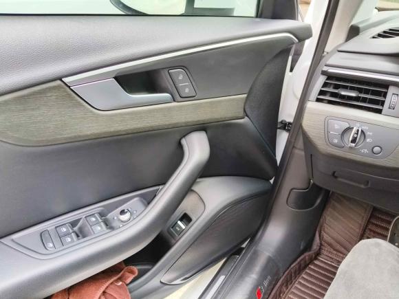 [广州·粤A] 二手奥迪奥迪A4L2017款 40 TFSI 风尚型