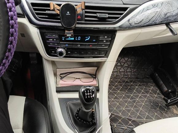 [上海·苏F] 二手东南V5菱致2017款 1.5L 手动新贵型