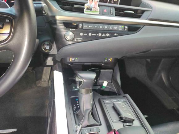[武汉·鄂A] 二手雷克萨斯雷克萨斯ES2020款 200 卓越版