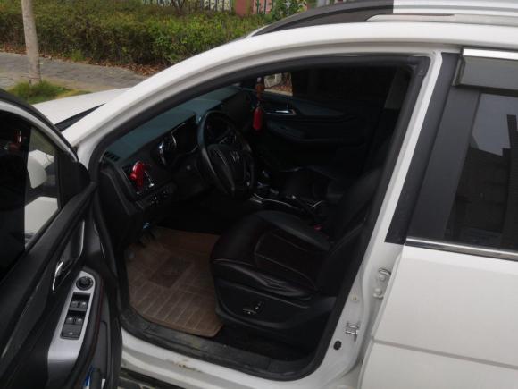 [芜湖·皖B] 二手宝骏宝骏5602015款 1.8L 手动豪华型