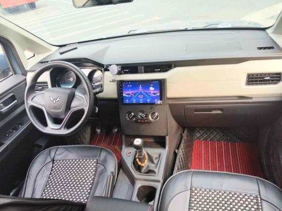 [成都·川A] 二手五菱汽车五菱宏光PLUS2019款 1.5T 手动舒适型 7座