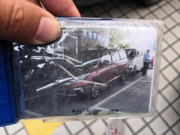 [广州·渝D] 二手长安欧尚长安欧尚A8002017款 1.5T 手动豪享型