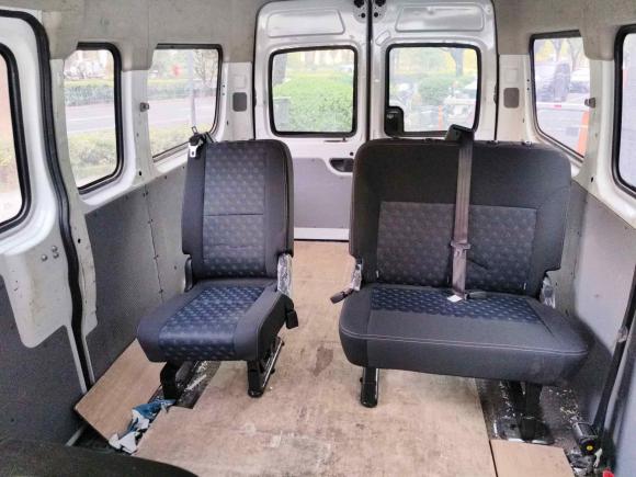 [杭州·浙A] 二手上汽大通MAXUS新途V802023款 2.0T 手动经典傲运通长轴中顶6/7/8/9座