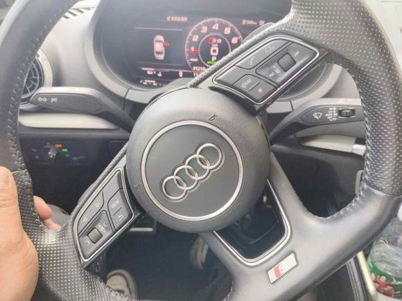 [上海·沪C] 二手奥迪奥迪S32017款 改款 S3 2.0T Limousine