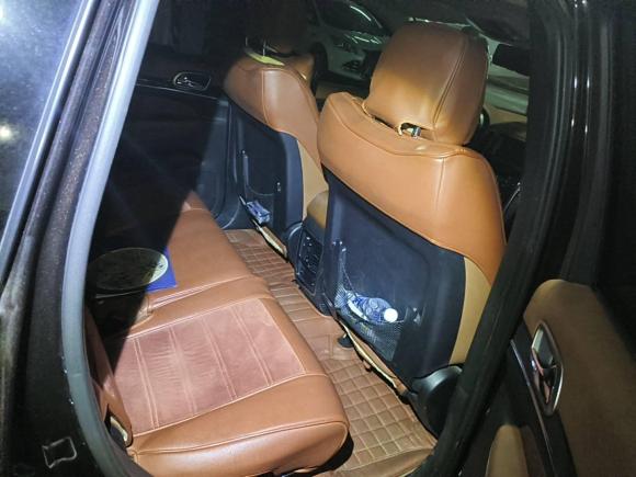 [佛山·粤E] 二手Jeep大切诺基2011款 改款 3.6L 旗舰版