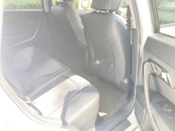 [济南·鲁A] 二手奔腾奔腾X802017款 2.0L 自动精英型