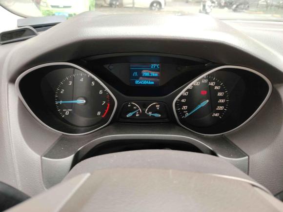[上海·粤R] 二手福特福克斯2012款 三厢 1.6L 手动舒适型