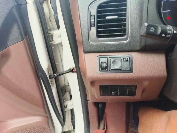 [青岛·鲁B] 二手东风风行风行SX62016款 2.0L 手动豪华型