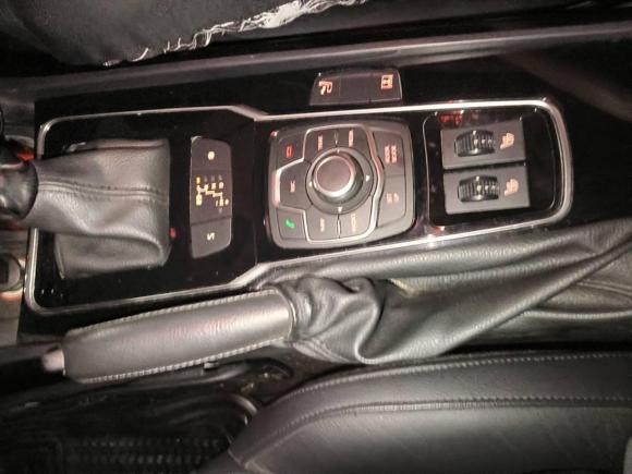 [上海·沪C] 二手标致标致5082011款 2.3L 自动旗舰版