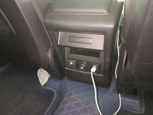 [广州·粤A] 二手路虎发现神行2015款 2.0T HSE LUXURY