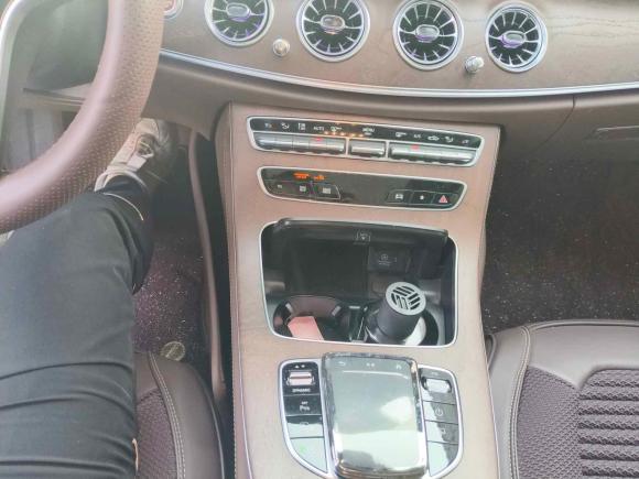 [青岛·鲁U] 二手奔驰奔驰E级2023款 改款 E 300 L 尊贵型