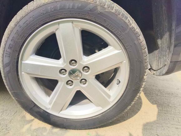 [青岛·鲁U] 二手Jeep指南者2012款 2.4L 四驱都市版