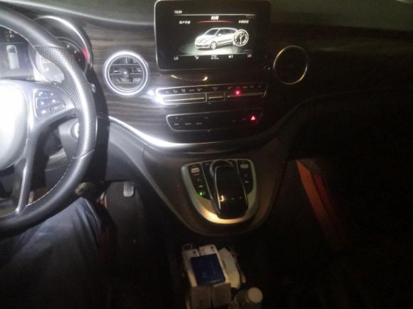 [西安·陕A] 二手奔驰奔驰V级2017款 V 260 领航版