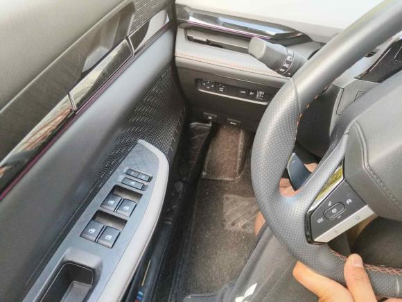 [杭州·闽B] 二手长安长安UNI-V2022款 1.5T 智慧领航型