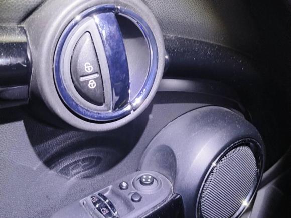 [上海·沪B] 二手MINIMINI2020款 1.5T COOPER 艺术家