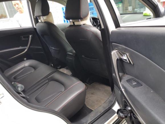 [广州·桂L] 二手奔腾奔腾X802015款 2.0L 手动豪华型