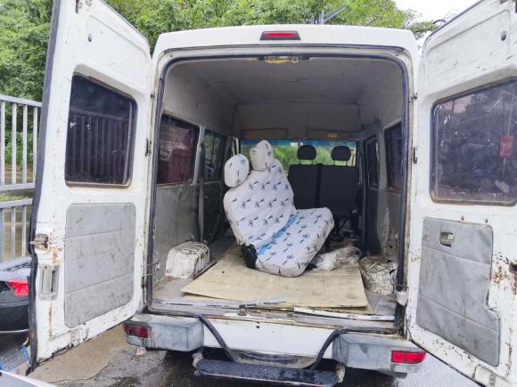 [上海·沪C] 二手依维柯依维柯得意2017款 2.5T A35客车5-7座47Z5