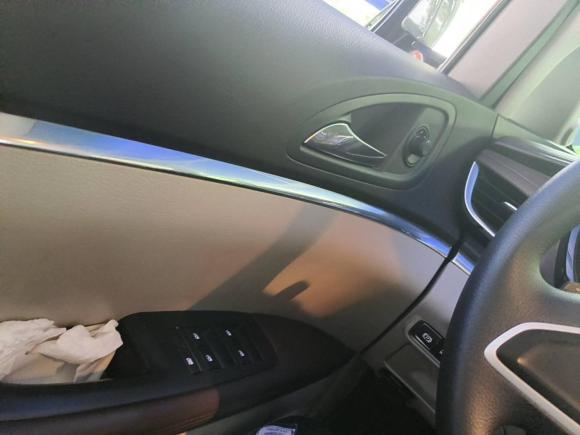 [上海·苏U] 二手别克别克GL82023款 陆上公务舱 舒适型