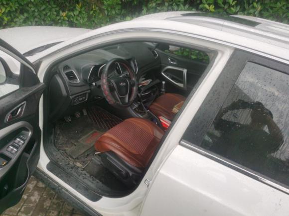 [湖州·浙E] 二手奇瑞瑞虎52015款 2.0L 手动家悦版